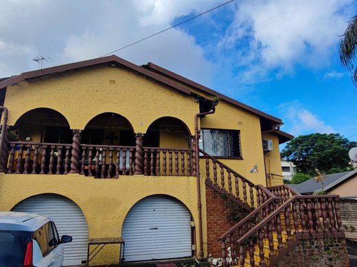 6 Schlafzimmer Haus zum Kauf in Isipingo Hills