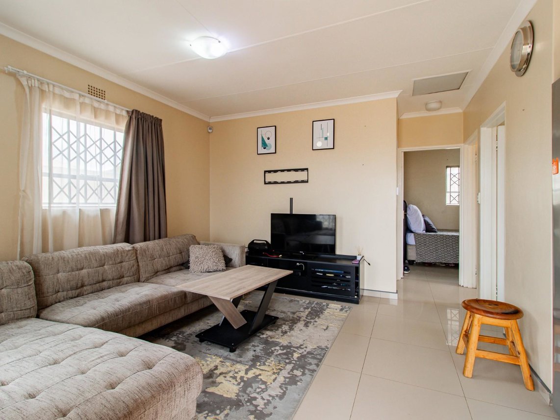2 Bedroom House For Sale in Riverside View