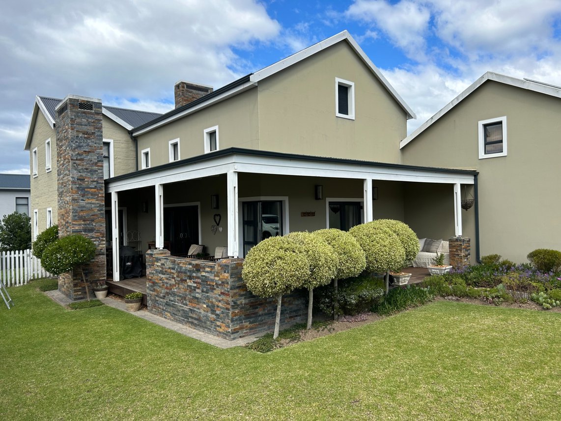 5 Bedroom House For Sale in Kraaibosch Country Estate