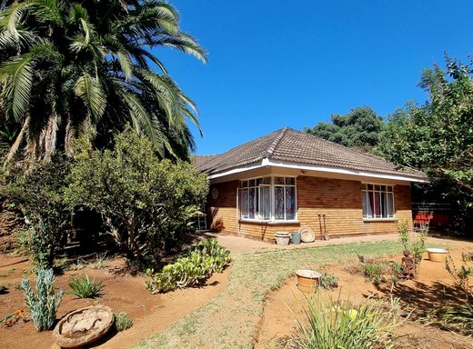 4 Schlafzimmer Haus zum Kauf in Stilfontein