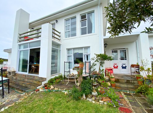 4 Schlafzimmer Haus zum Kauf in Klipfontein