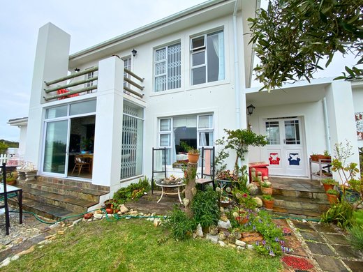 4 Schlafzimmer Haus zum Kauf in Klipfontein