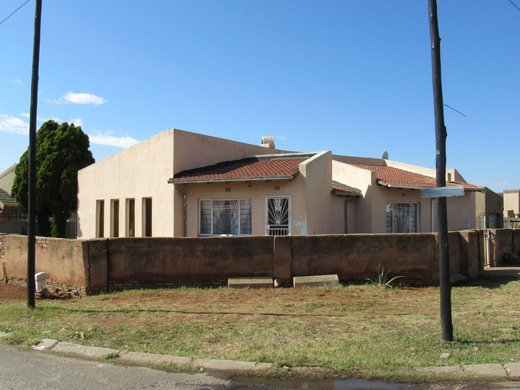 3 Schlafzimmer Haus zum Kauf in Randfontein