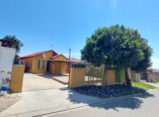 4 Schlafzimmer Haus zum Kauf in Kaalfontein
