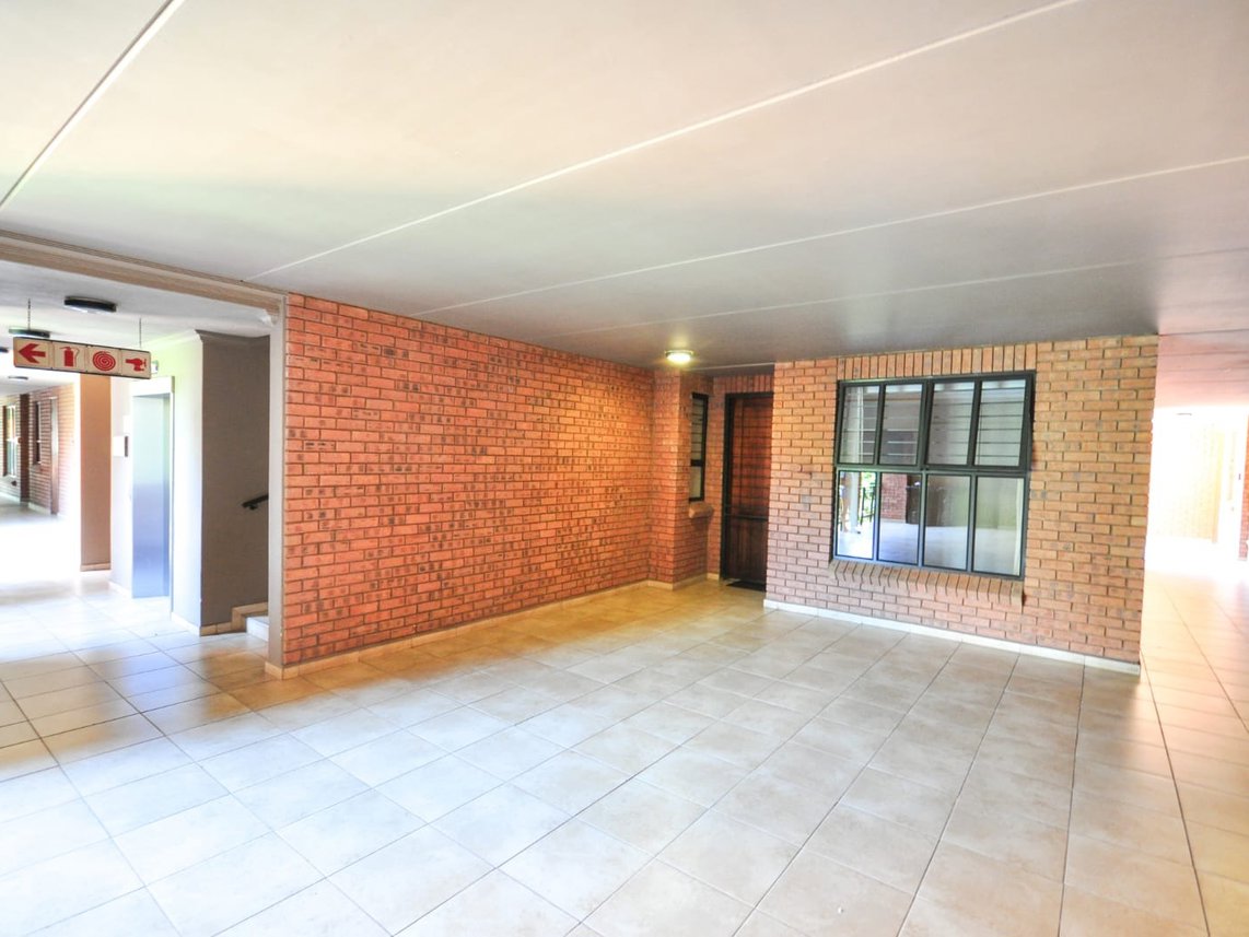 2 Bedroom Apartment For Sale in Newlands