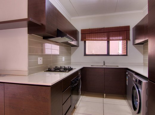 2 Schlafzimmer Wohnung zum Kauf in Kyalami Hills