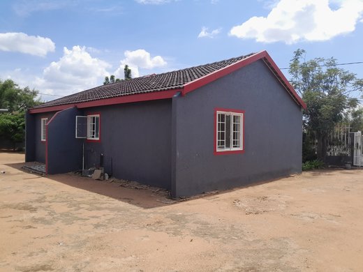 3 Schlafzimmer Haus zum Kauf in Mabopane