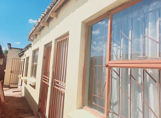 9 Schlafzimmer Haus zum Kauf in Mamelodi