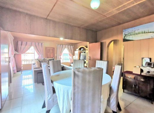 3 Schlafzimmer Haus zum Kauf in Blomanda