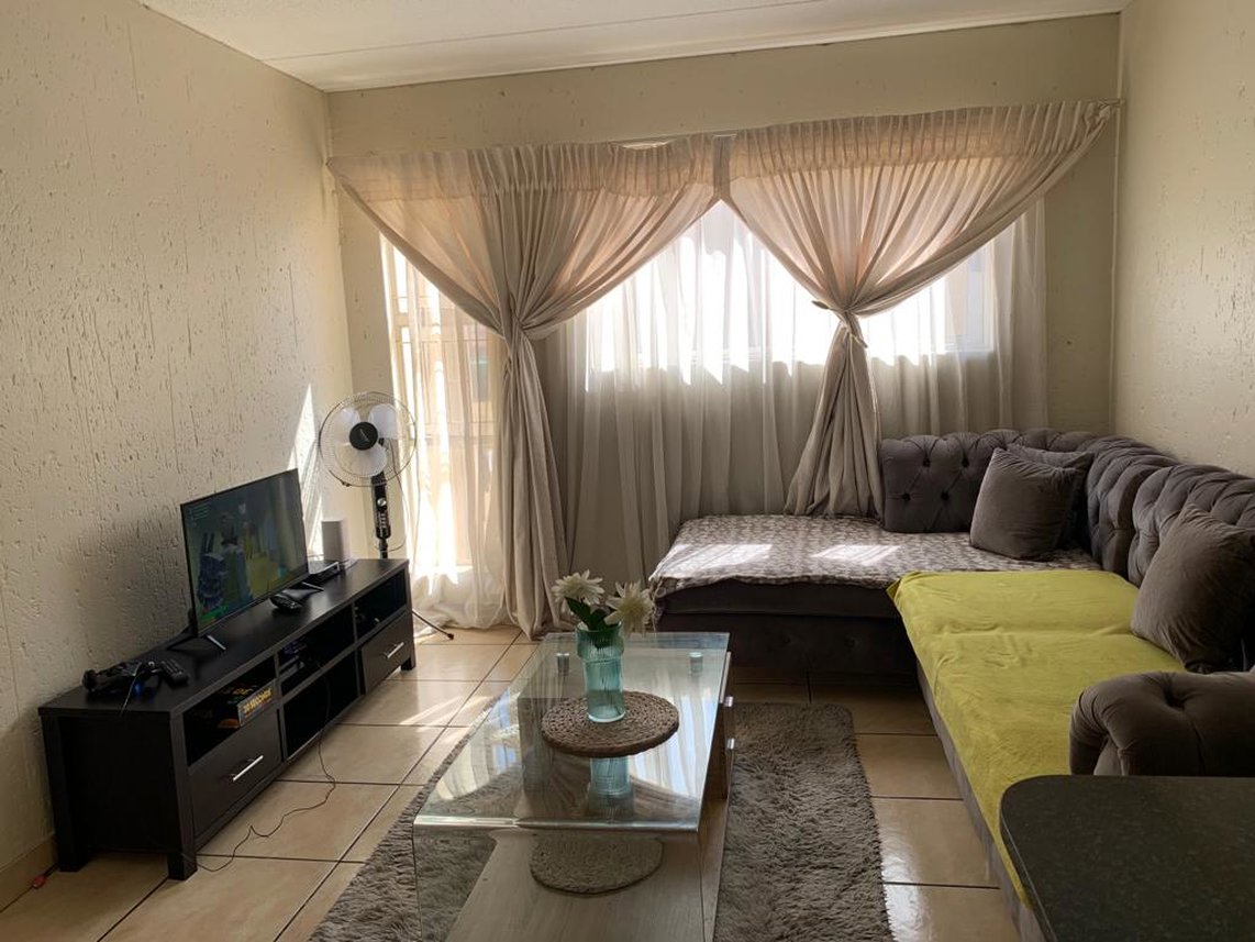 2 Bedroom Apartment For Sale in Ormonde View