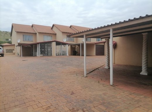 2 Schlafzimmer Cluster zum Kauf in Pretoria Gardens