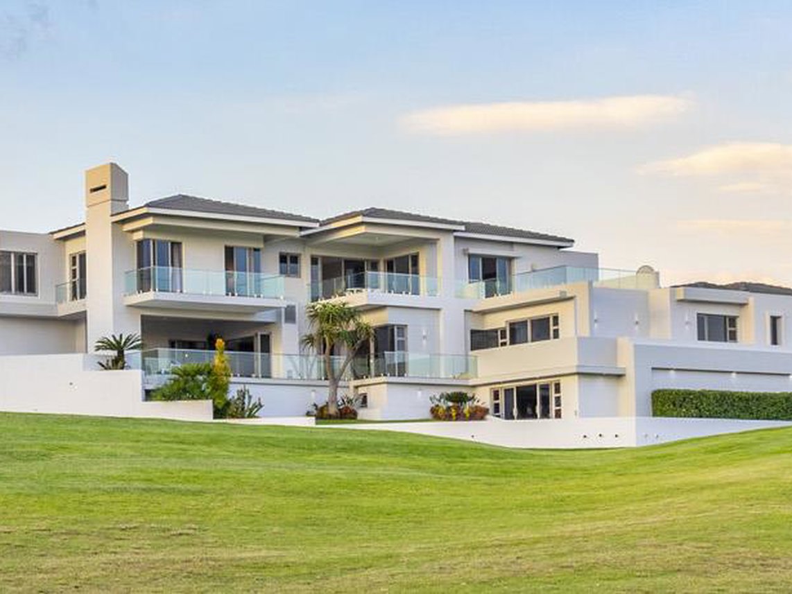 5 Bedroom House For Sale in Waterkloof Golf Estate